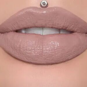 JEFFREE STAR SUPREME GLOSS
NAKED IN THE DARK